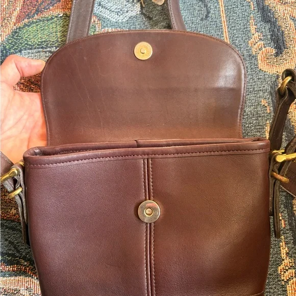 Vintage Coach Equestrian Small Flap Bag | Glovetanned Leather | 9801 | 1997 USA - Picture 7 of 16